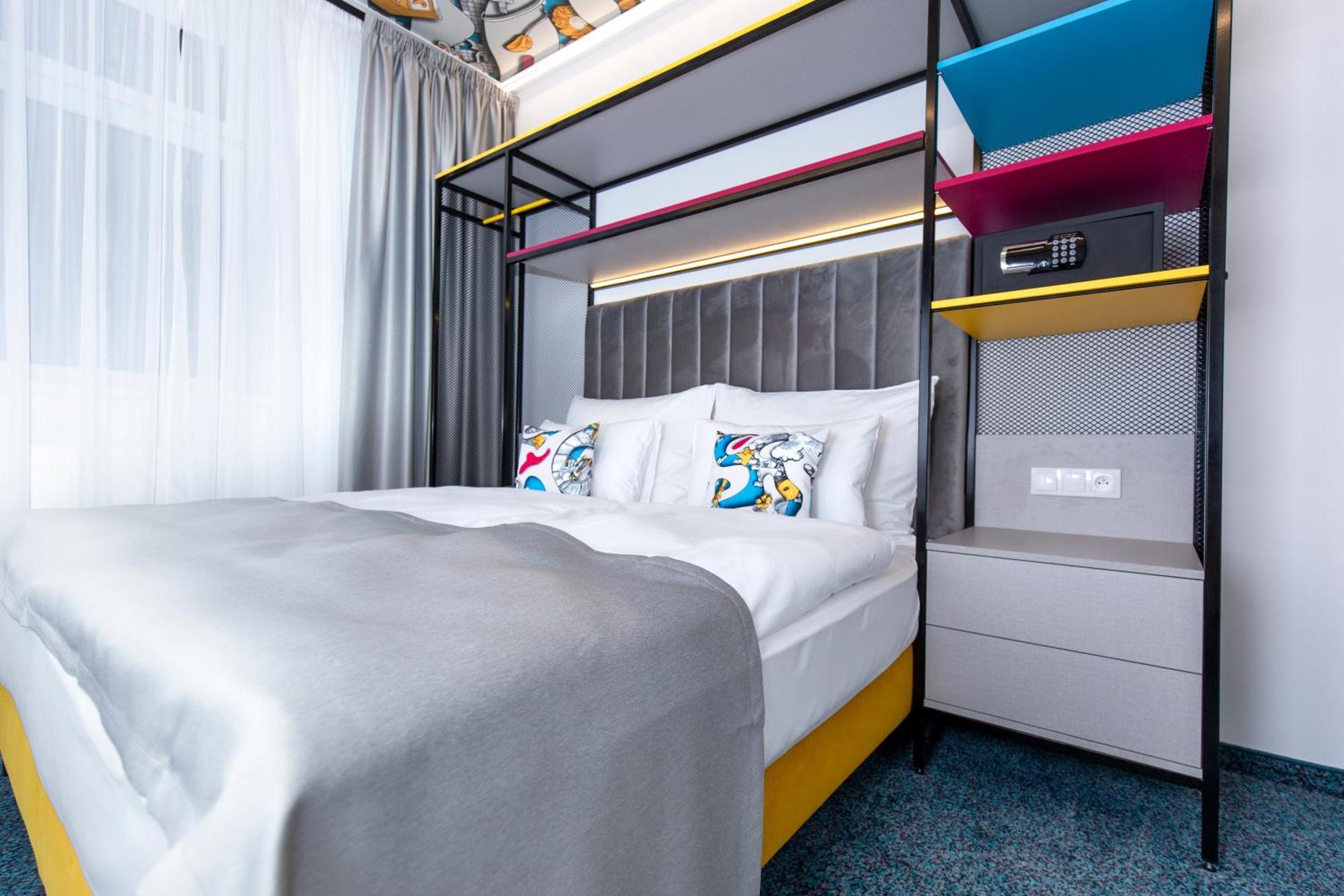 Family Apartments By Astoria Hotel & Medical Spa カルロヴィ・ヴァリ エクステリア 写真