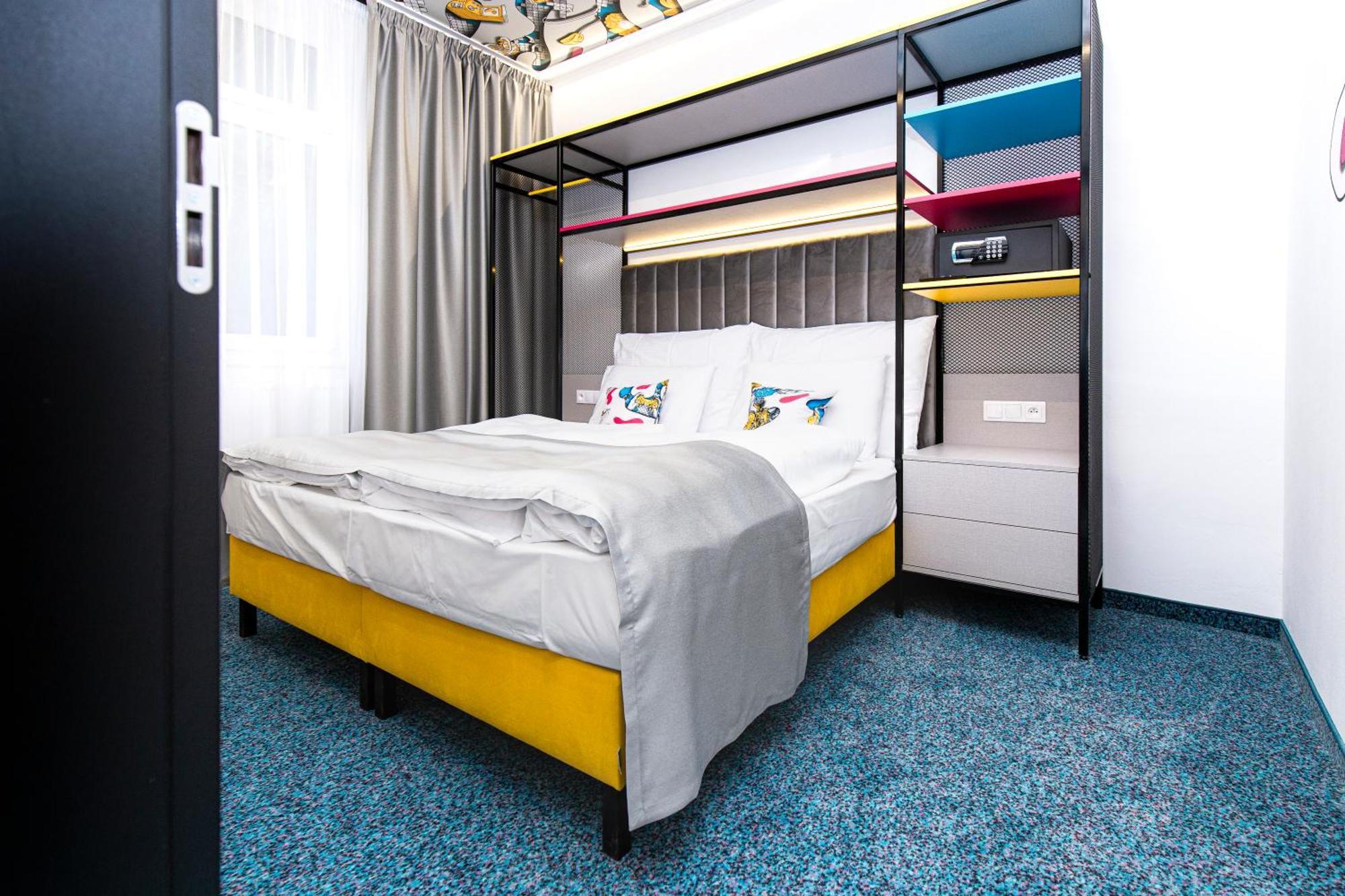 Family Apartments By Astoria Hotel & Medical Spa カルロヴィ・ヴァリ エクステリア 写真