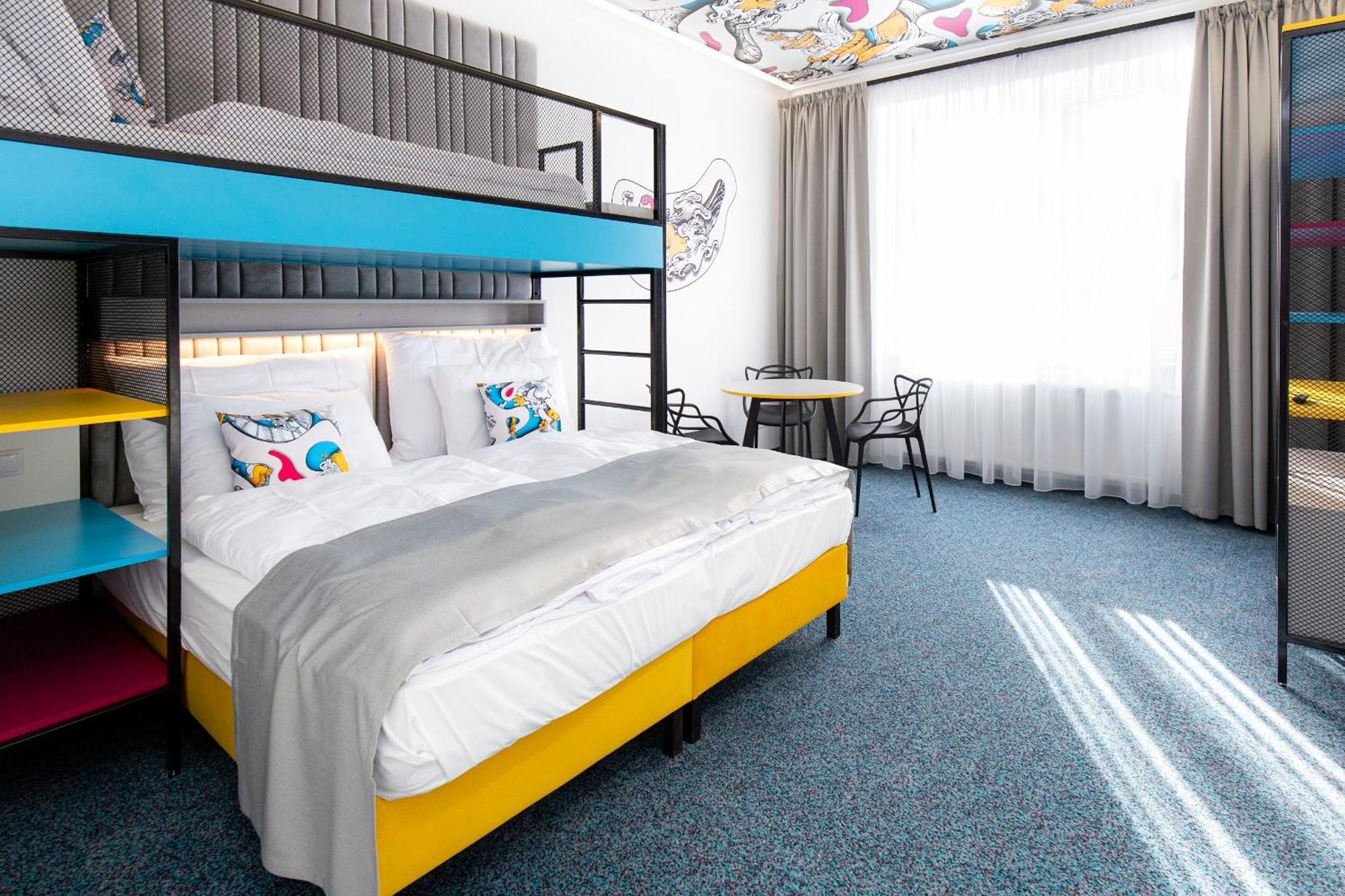 Family Apartments By Astoria Hotel & Medical Spa カルロヴィ・ヴァリ エクステリア 写真